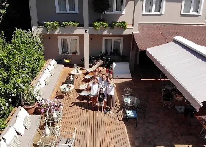 A&B Home Hotel